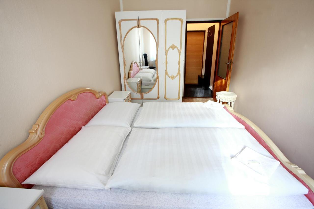 Hotel Slávie Klášterec nad Ohří Exterior foto